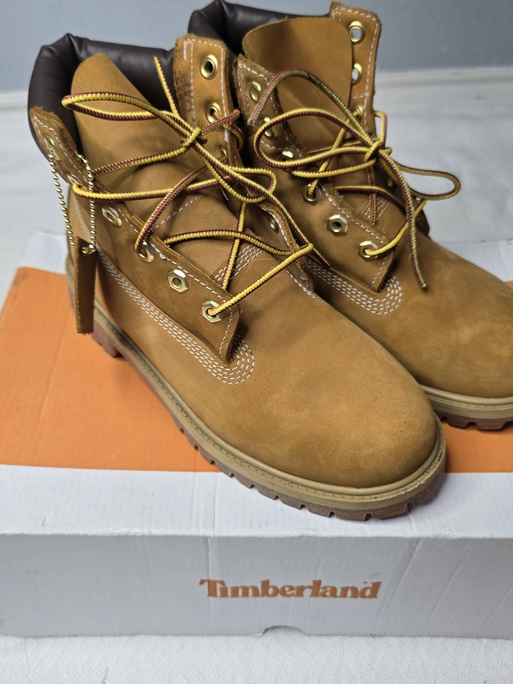 Timberland Premium 6" Lace Waterproof Boots Wheat Junior’s Size 5